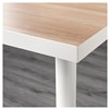 Mặt bàn màu xanh viền gỗ, chân sắt màu trắng có thể điều chỉnh